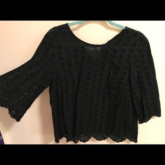 American Eagle Outfitters Tops - American Eagle eyelet top